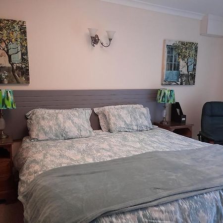 Coach House Cottage Борнмут Экстерьер фото