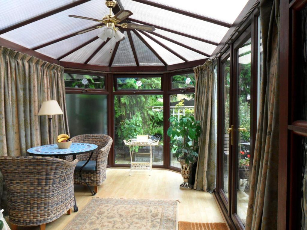 Coach House Cottage Борнмут Номер фото